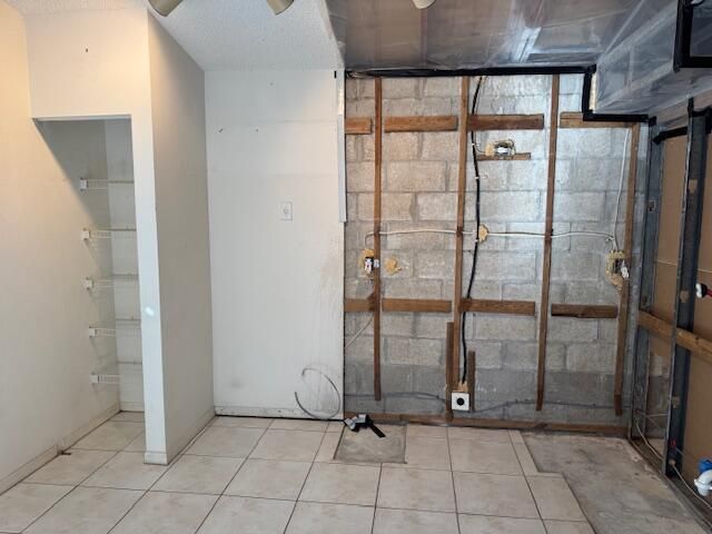 For Sale: $350,000 (2 beds, 2 baths, 1228 Square Feet)