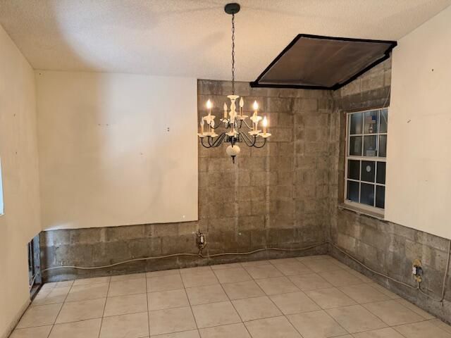 For Sale: $350,000 (2 beds, 2 baths, 1228 Square Feet)
