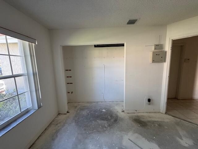 For Sale: $350,000 (2 beds, 2 baths, 1228 Square Feet)