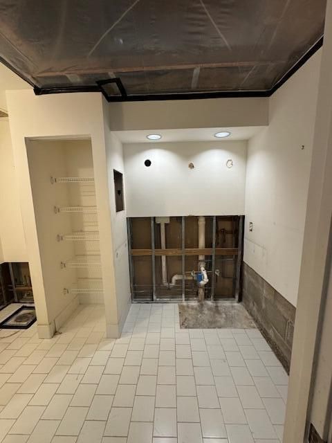 For Sale: $350,000 (2 beds, 2 baths, 1228 Square Feet)