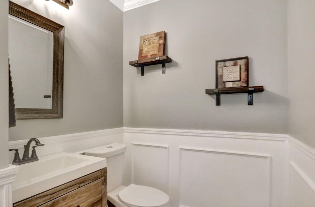 For Sale: $480,000 (3 beds, 2 baths, 1911 Square Feet)