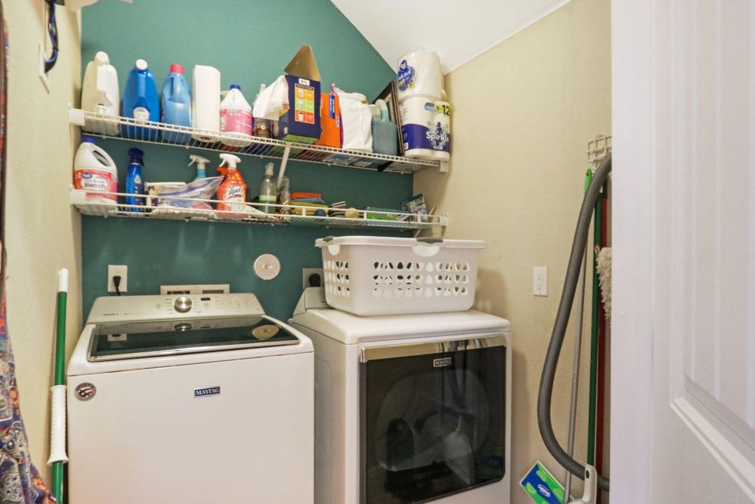 For Sale: $480,000 (3 beds, 2 baths, 1911 Square Feet)