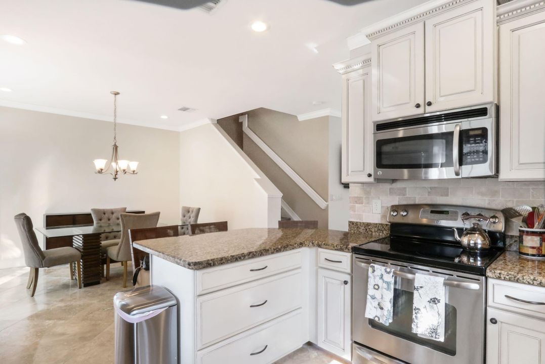 For Sale: $480,000 (3 beds, 2 baths, 1911 Square Feet)