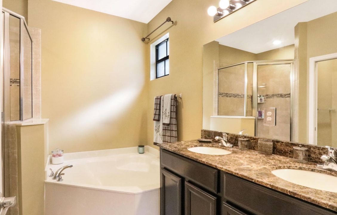 For Sale: $480,000 (3 beds, 2 baths, 1911 Square Feet)