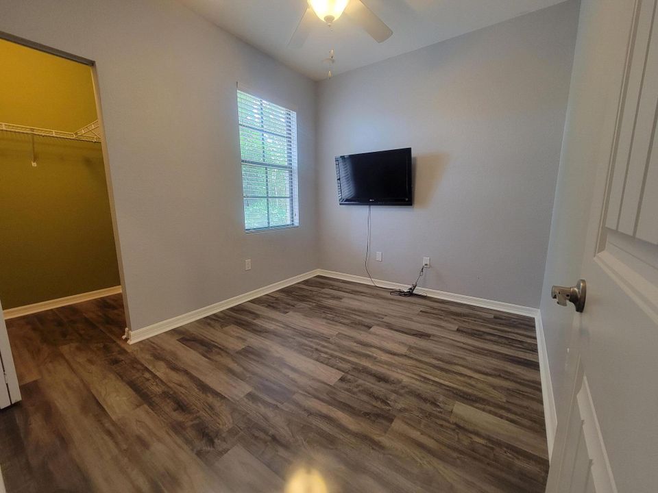 For Sale: $480,000 (3 beds, 2 baths, 1911 Square Feet)