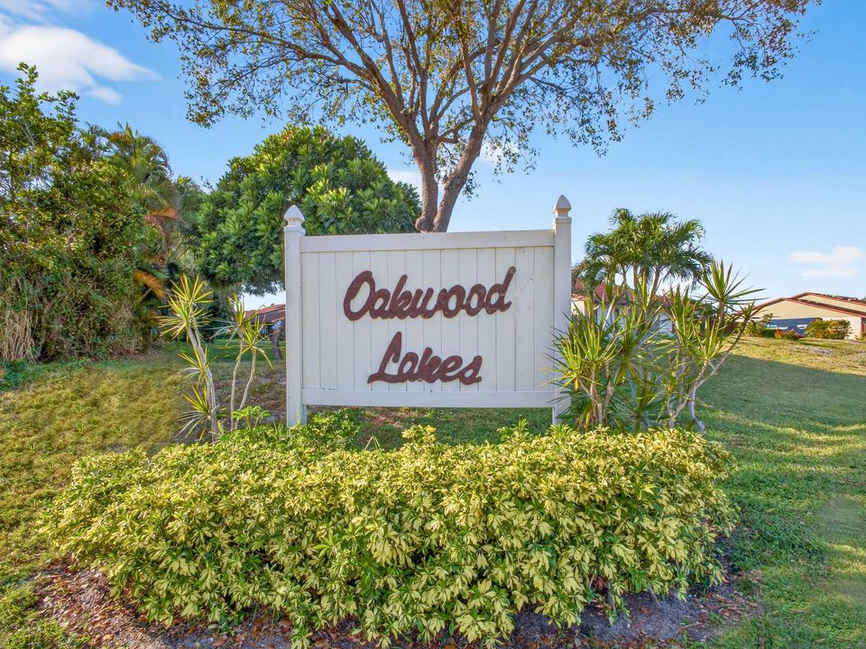 For Sale: $295,000 (2 beds, 2 baths, 1182 Square Feet)