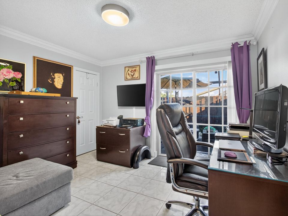 For Sale: $295,000 (2 beds, 2 baths, 1182 Square Feet)