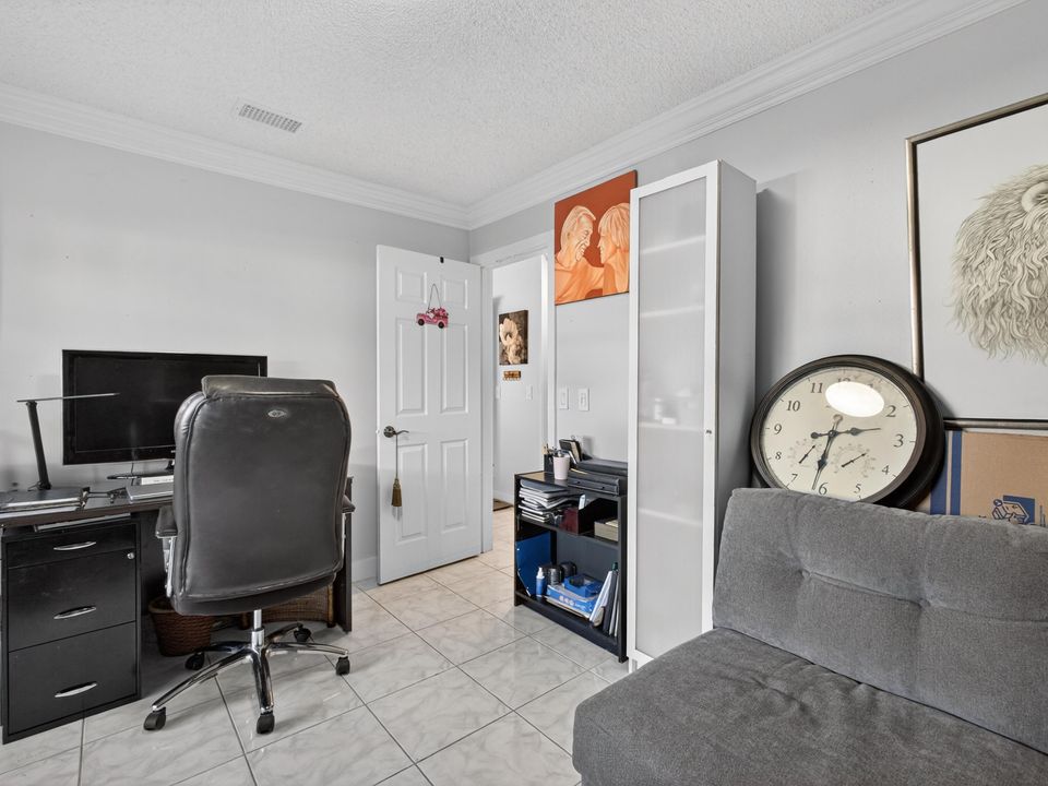 For Sale: $295,000 (2 beds, 2 baths, 1182 Square Feet)