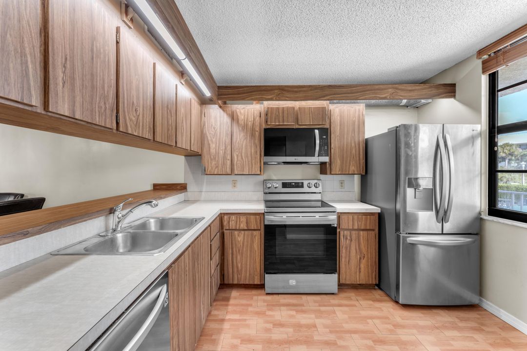 En Venta: $220,000 (2 camas, 2 baños, 1437 Pies cuadrados)