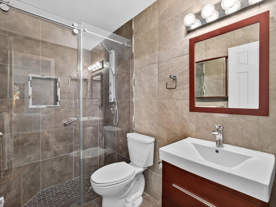For Sale: $295,000 (2 beds, 2 baths, 1182 Square Feet)