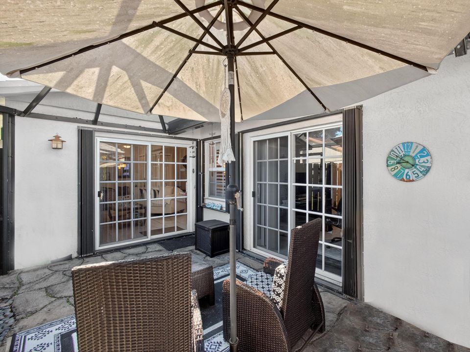 For Sale: $295,000 (2 beds, 2 baths, 1182 Square Feet)