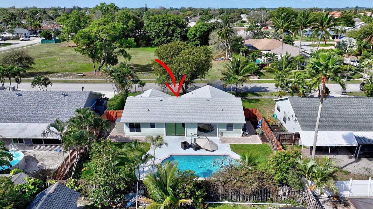 For Rent: $3,750 (3 beds, 2 baths, 1194 Square Feet)