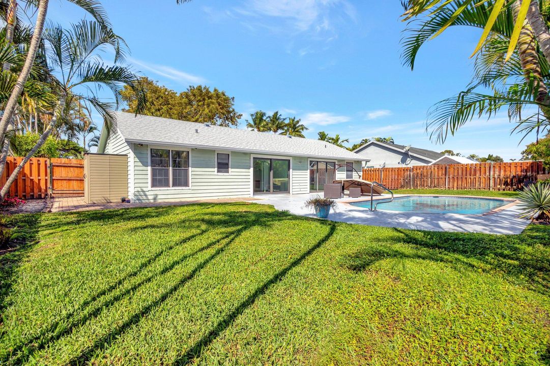 For Rent: $3,750 (3 beds, 2 baths, 1194 Square Feet)