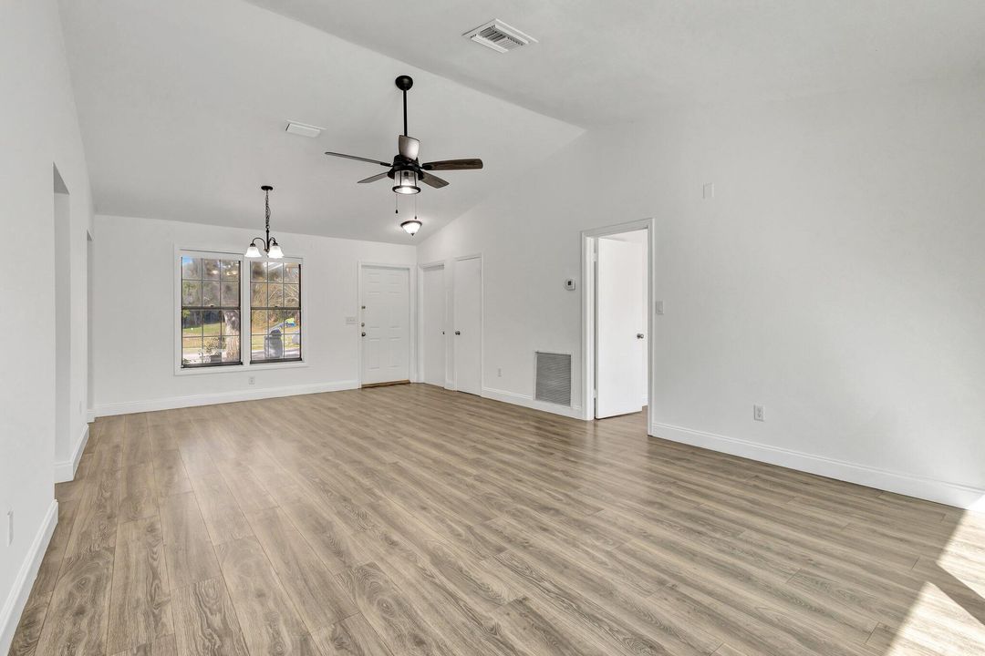 For Rent: $3,750 (3 beds, 2 baths, 1194 Square Feet)