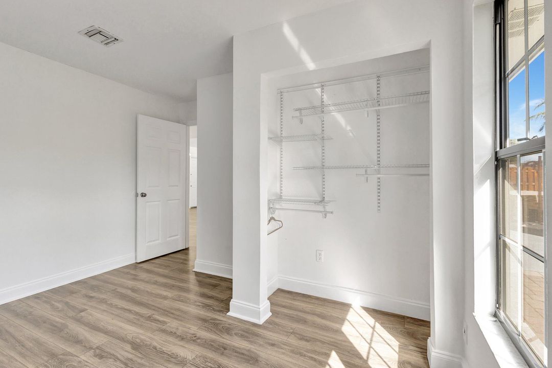 For Rent: $3,750 (3 beds, 2 baths, 1194 Square Feet)