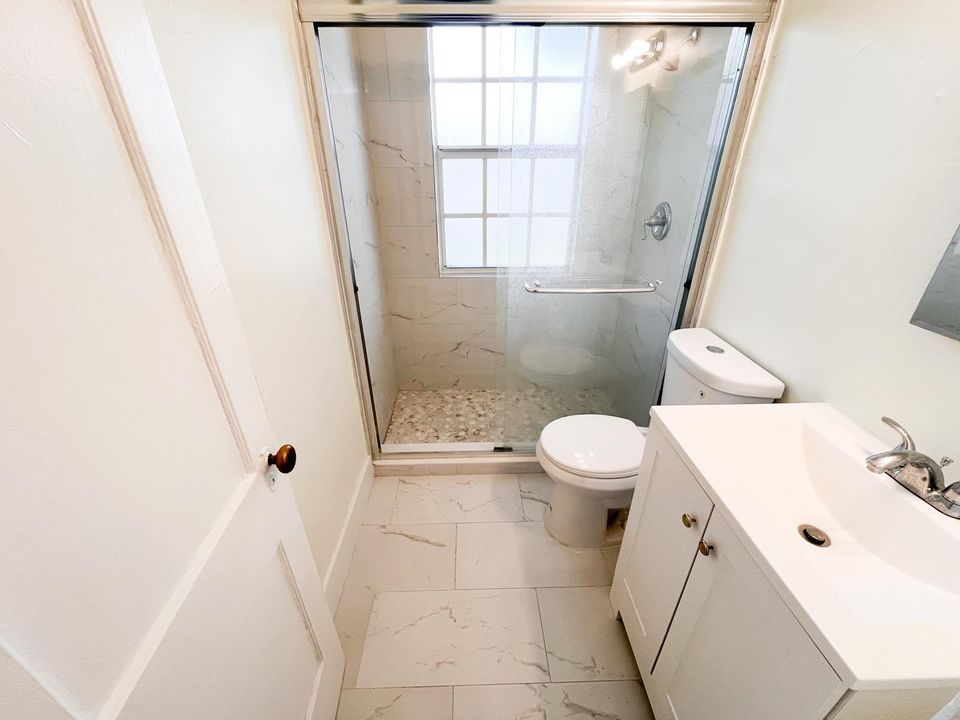 В аренду: $2,200 (1 спален, 1 ванн, 680 Квадратных фут)