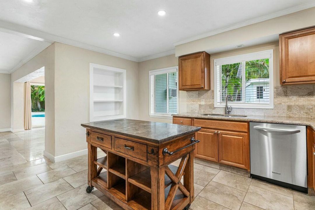 For Rent: $8,500 (3 beds, 3 baths, 1903 Square Feet)