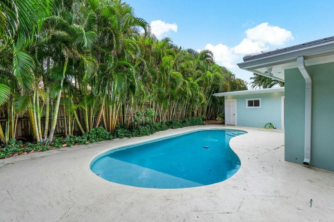 For Rent: $8,500 (3 beds, 3 baths, 1903 Square Feet)