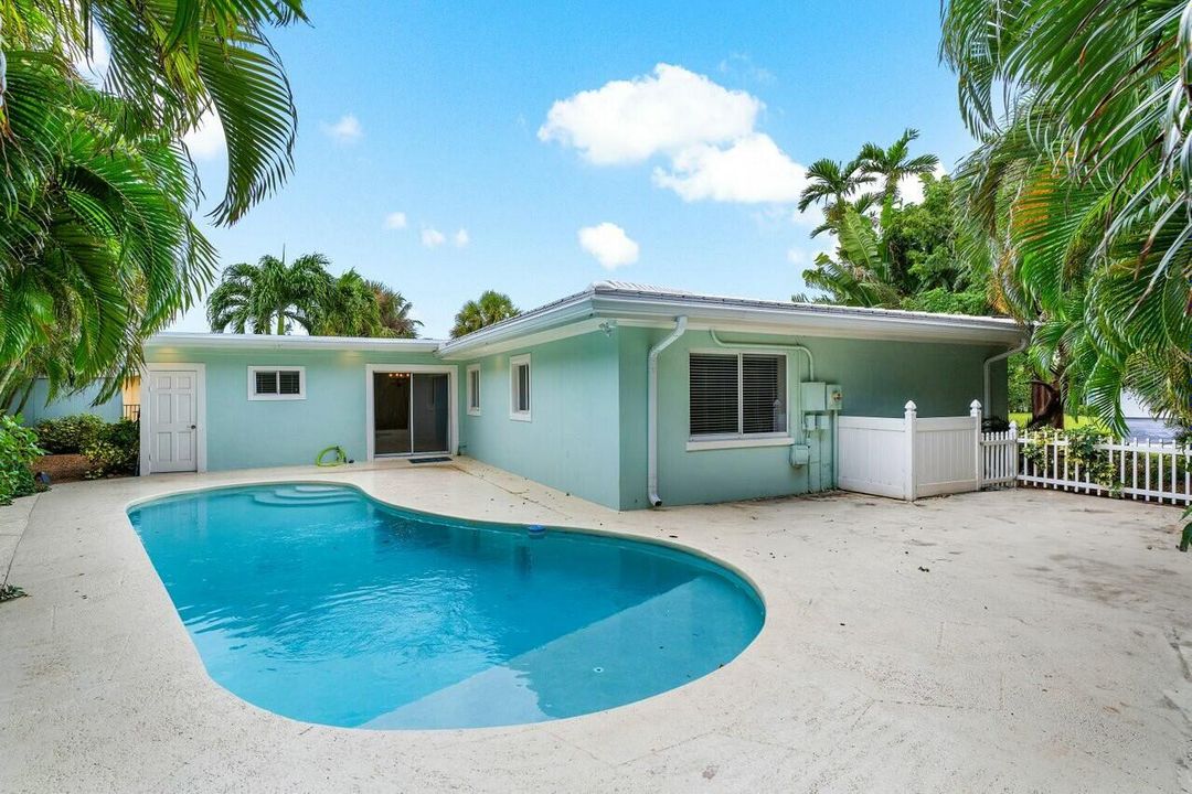 For Rent: $8,500 (3 beds, 3 baths, 1903 Square Feet)