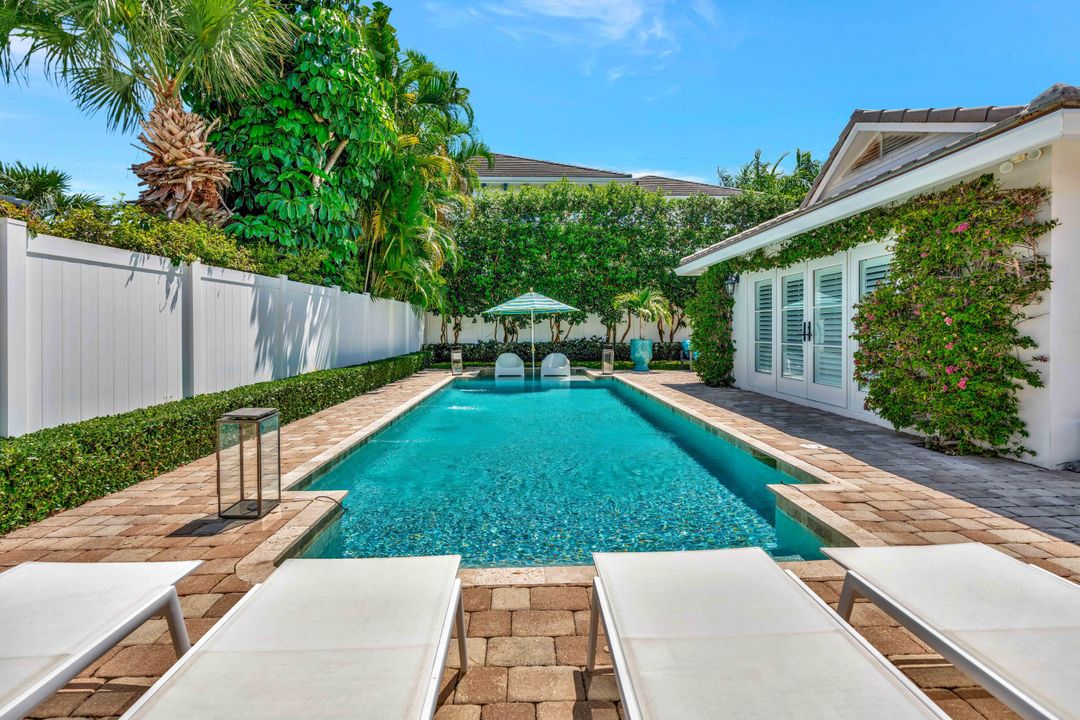 出租: $21,500 (3 贝兹, 3 浴室, 2690 平方英尺)