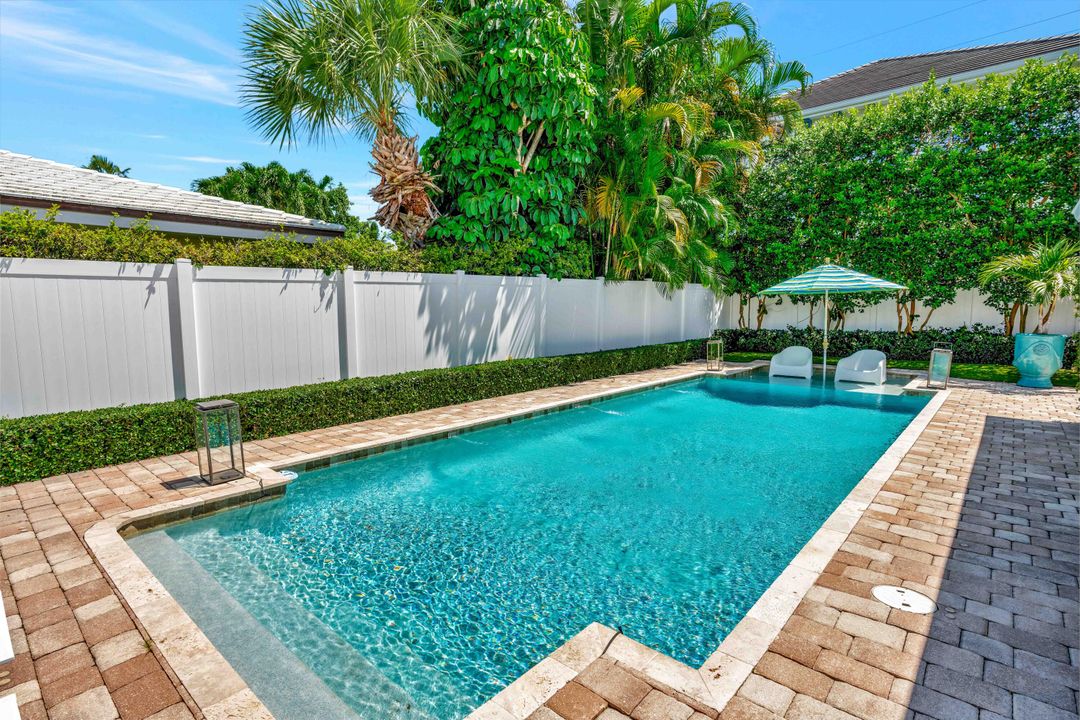 出租: $21,500 (3 贝兹, 3 浴室, 2690 平方英尺)