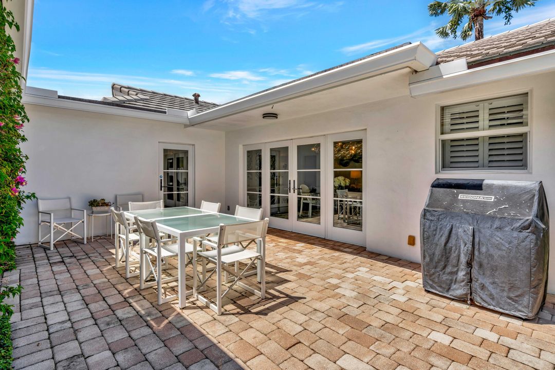 出租: $21,500 (3 贝兹, 3 浴室, 2690 平方英尺)