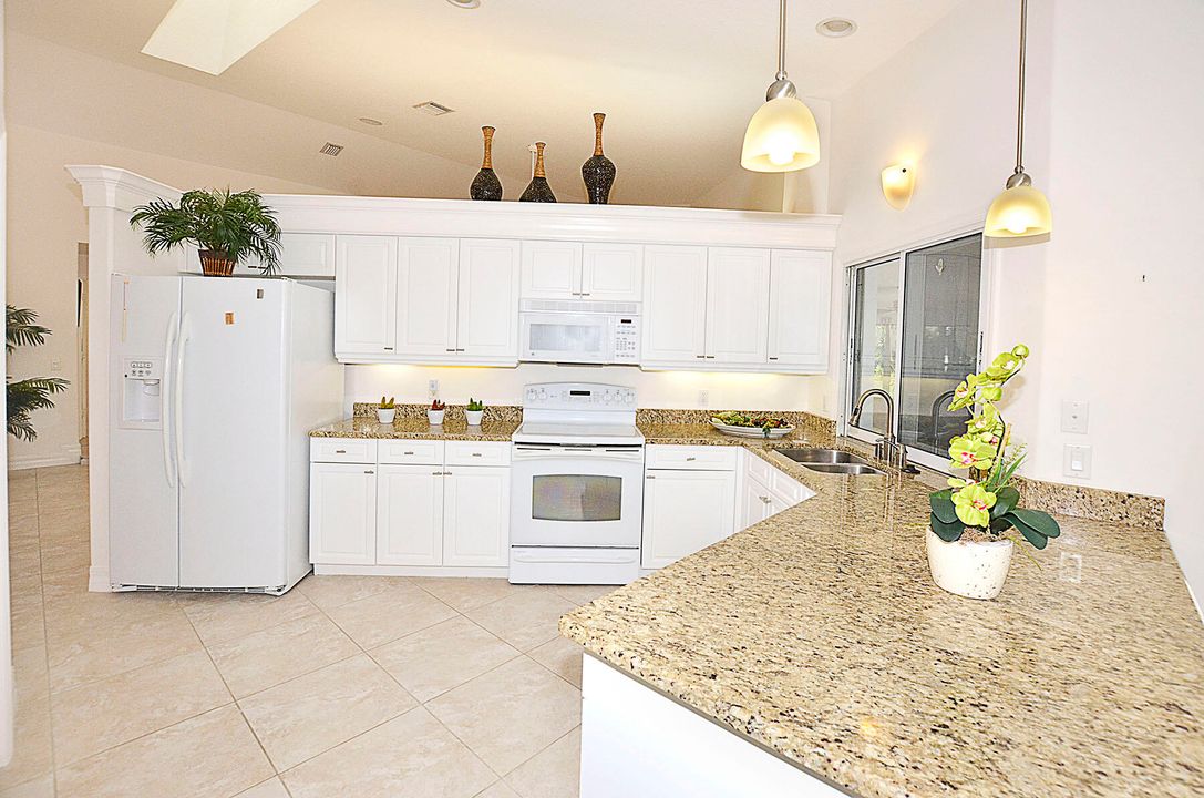 В аренду: $3,350 (4 спален, 2 ванн, 2484 Квадратных фут)