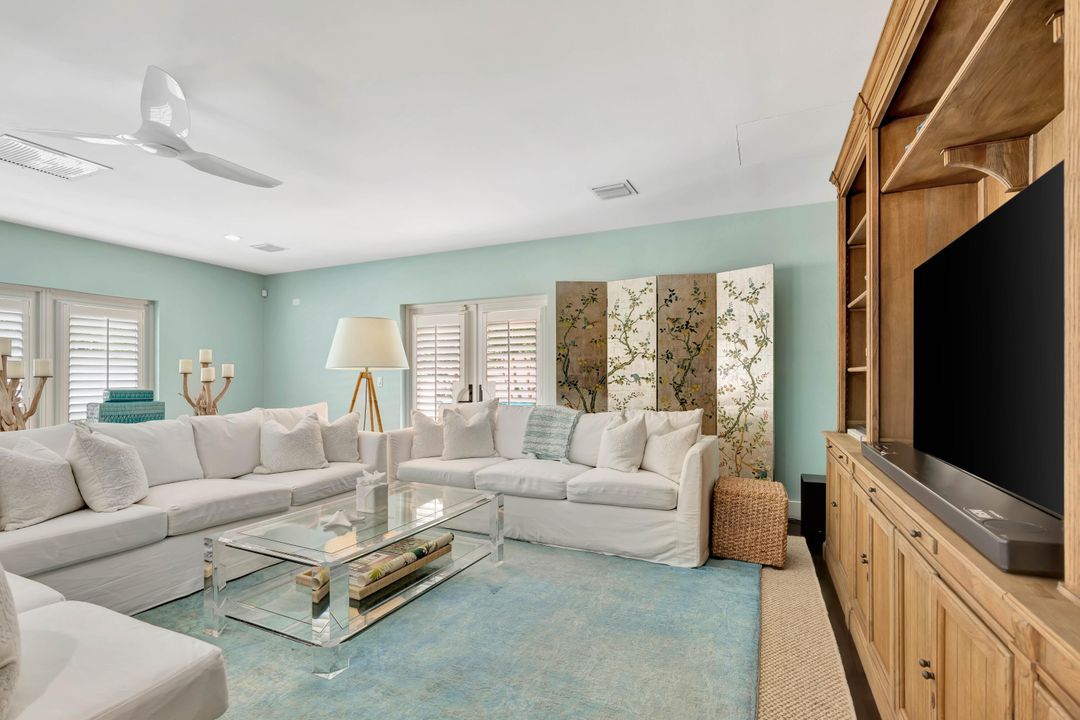 出租: $21,500 (3 贝兹, 3 浴室, 2690 平方英尺)