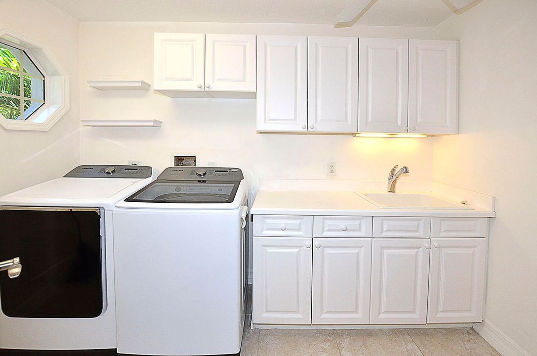 В аренду: $3,350 (4 спален, 2 ванн, 2484 Квадратных фут)