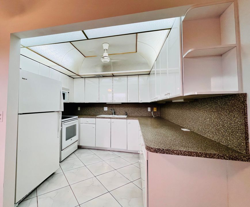 待售: $176,500 (2 贝兹, 2 浴室, 1062 平方英尺)