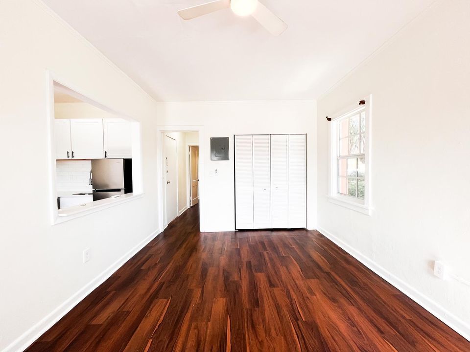 В аренду: $2,300 (1 спален, 1 ванн, 680 Квадратных фут)