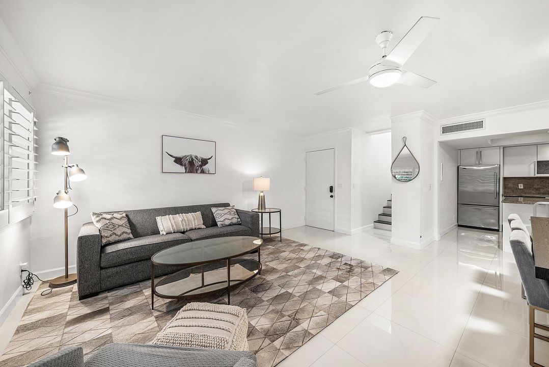 For Rent: $5,000 (2 beds, 2 baths, 1400 Square Feet)