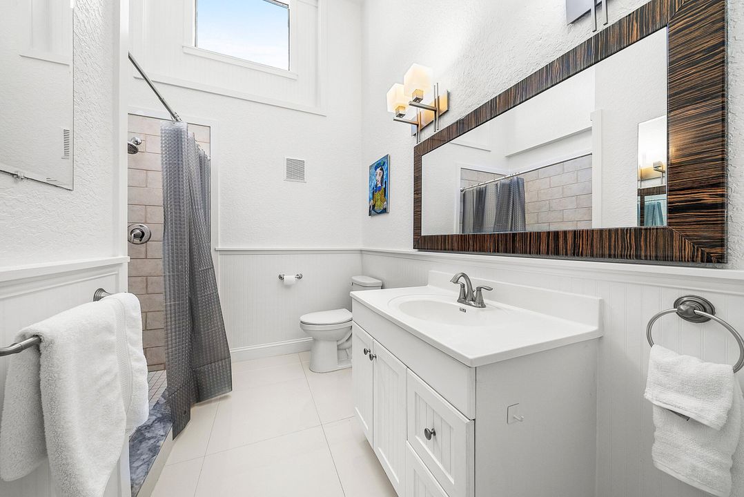 For Rent: $5,000 (2 beds, 2 baths, 1400 Square Feet)