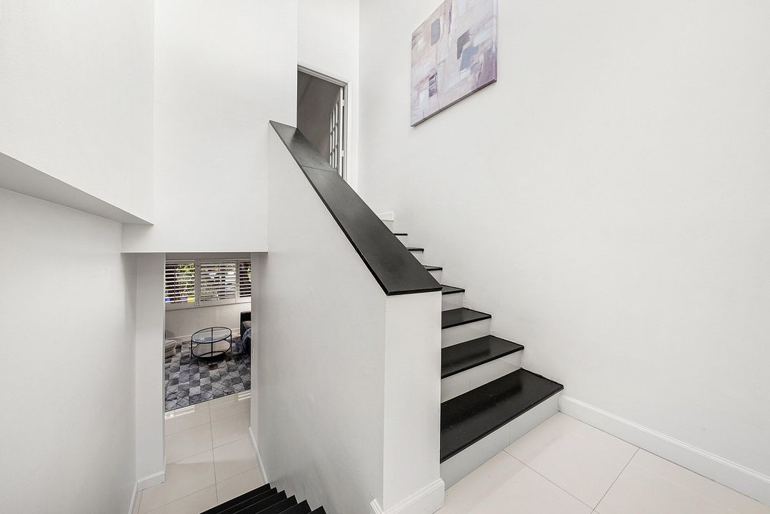 For Rent: $5,000 (2 beds, 2 baths, 1400 Square Feet)