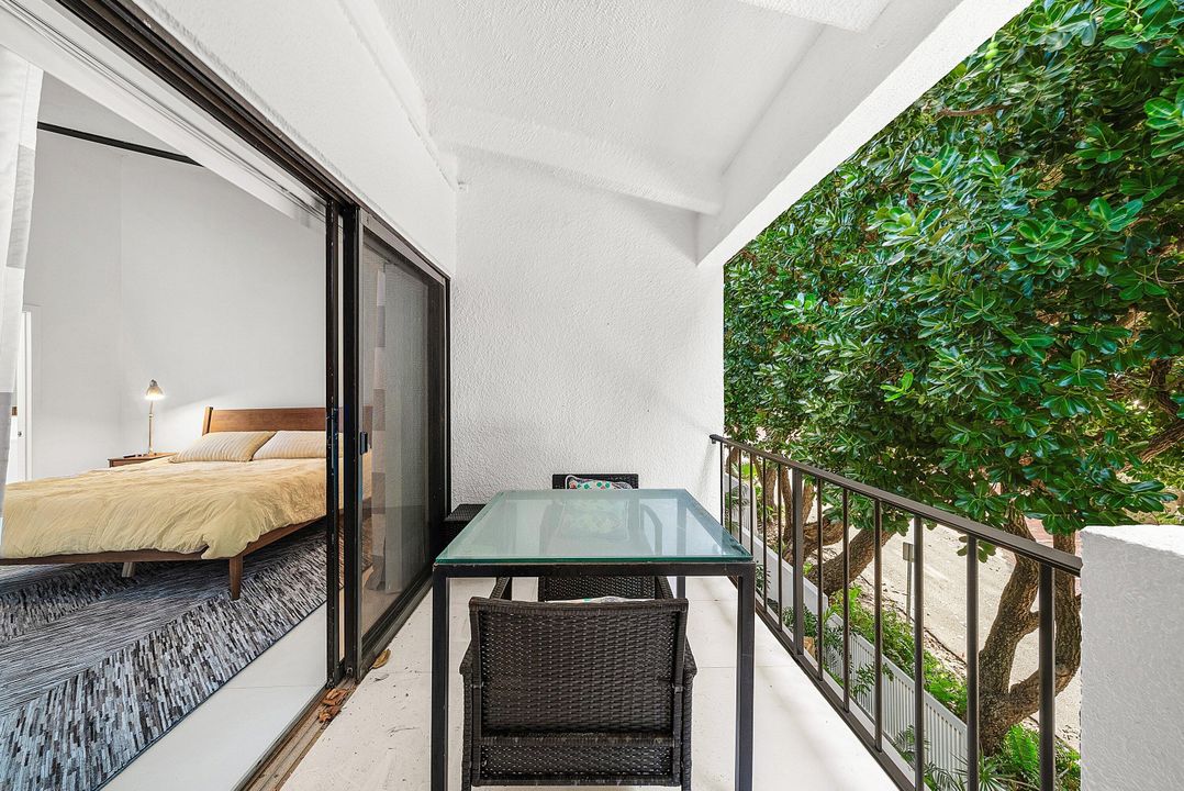 For Rent: $5,000 (2 beds, 2 baths, 1400 Square Feet)