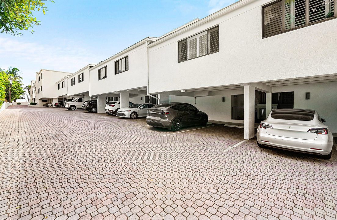 For Rent: $5,000 (2 beds, 2 baths, 1400 Square Feet)