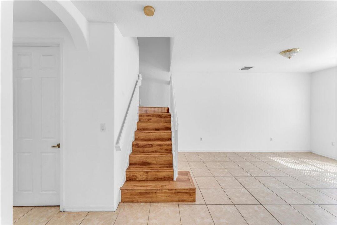 На продажу: $350,000 (3 спален, 2 ванн, 1523 Квадратных фут)