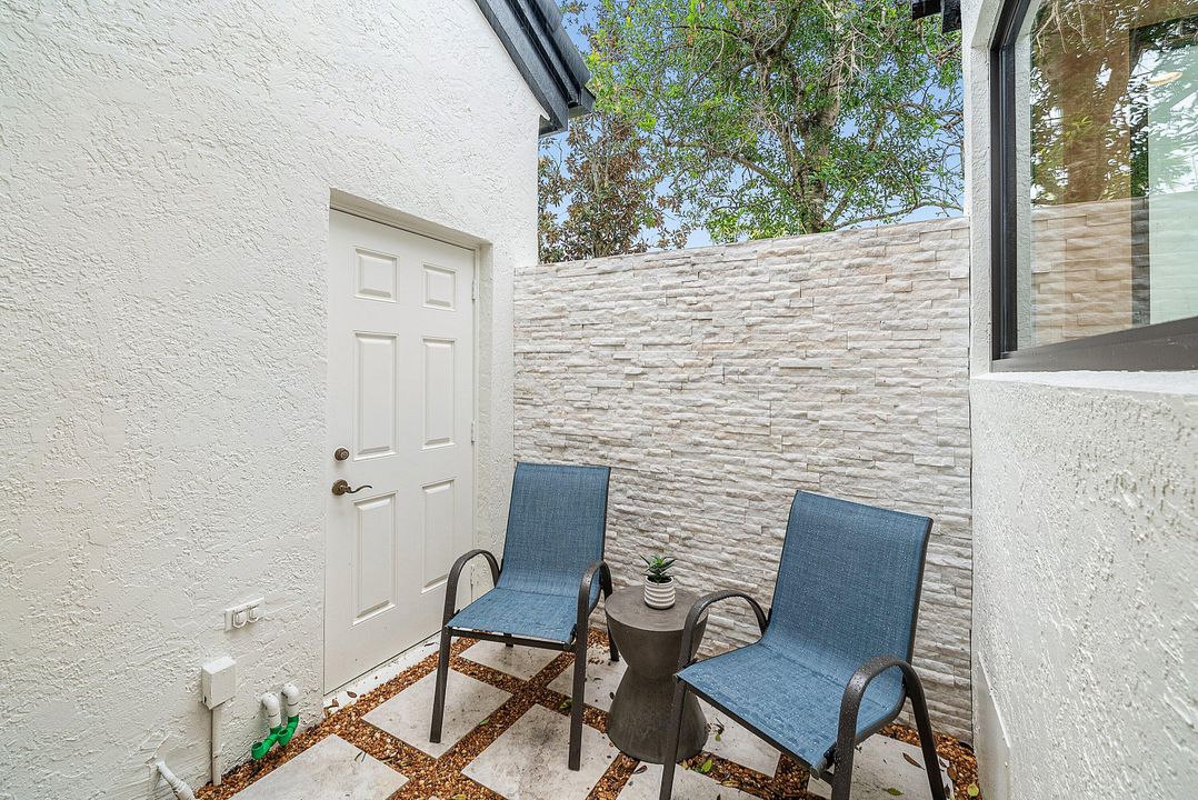 En Venta: $2,395,000 (3 camas, 4 baños, 2676 Pies cuadrados)