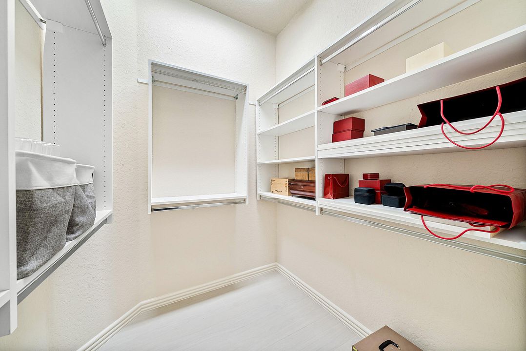 En Venta: $2,395,000 (3 camas, 4 baños, 2676 Pies cuadrados)