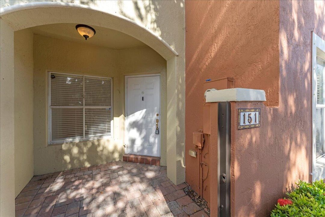 На продажу: $350,000 (3 спален, 2 ванн, 1523 Квадратных фут)