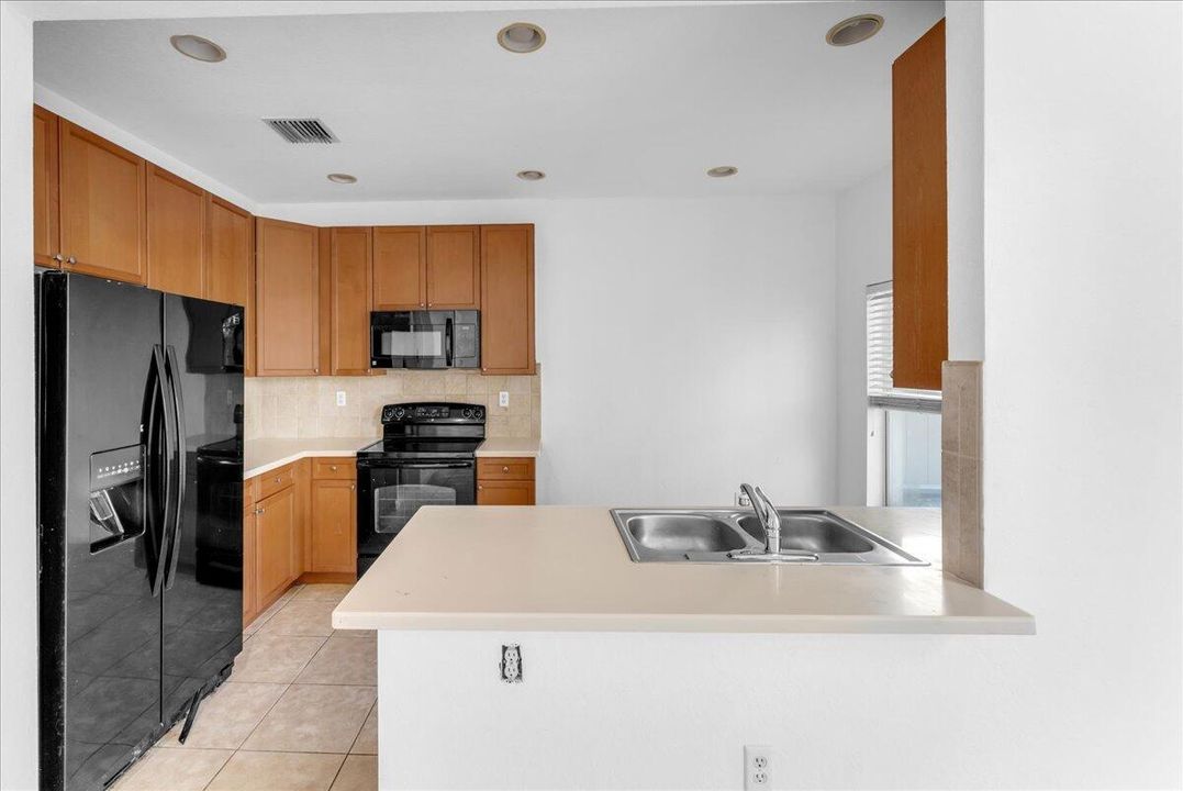 На продажу: $350,000 (3 спален, 2 ванн, 1523 Квадратных фут)