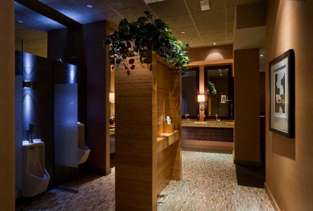 En Venta: $925,000 (3 camas, 2 baños, 2708 Pies cuadrados)