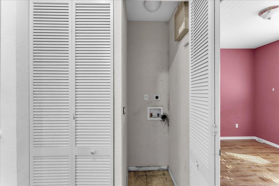 На продажу: $350,000 (3 спален, 2 ванн, 1523 Квадратных фут)