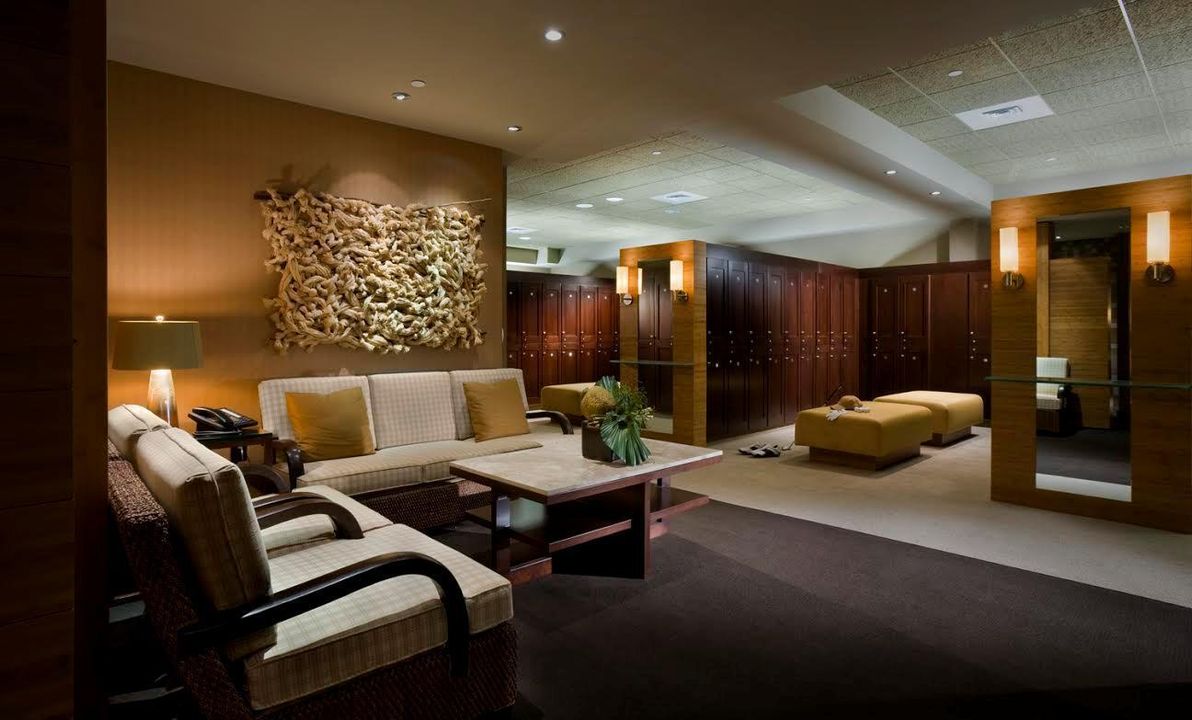 En Venta: $925,000 (3 camas, 2 baños, 2708 Pies cuadrados)