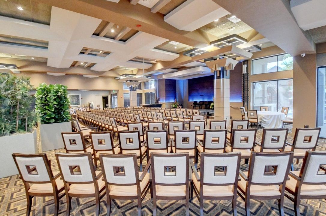 En Venta: $925,000 (3 camas, 2 baños, 2708 Pies cuadrados)