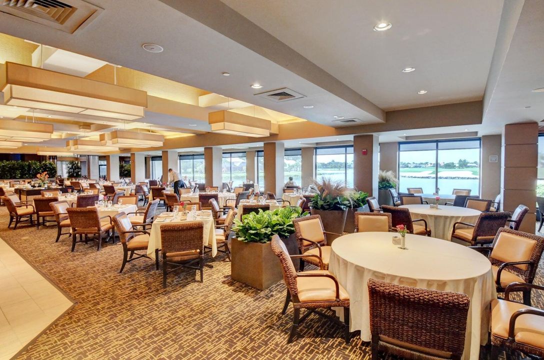 En Venta: $925,000 (3 camas, 2 baños, 2708 Pies cuadrados)