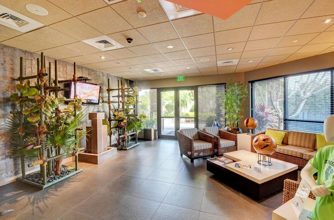 En Venta: $925,000 (3 camas, 2 baños, 2708 Pies cuadrados)