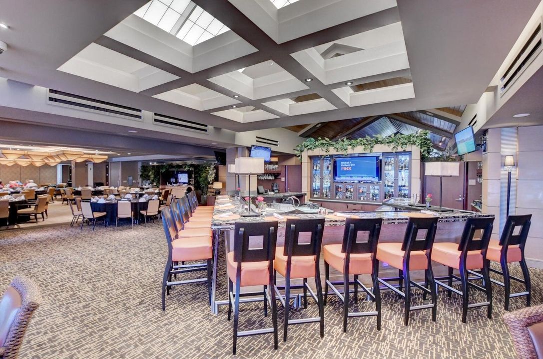 En Venta: $925,000 (3 camas, 2 baños, 2708 Pies cuadrados)