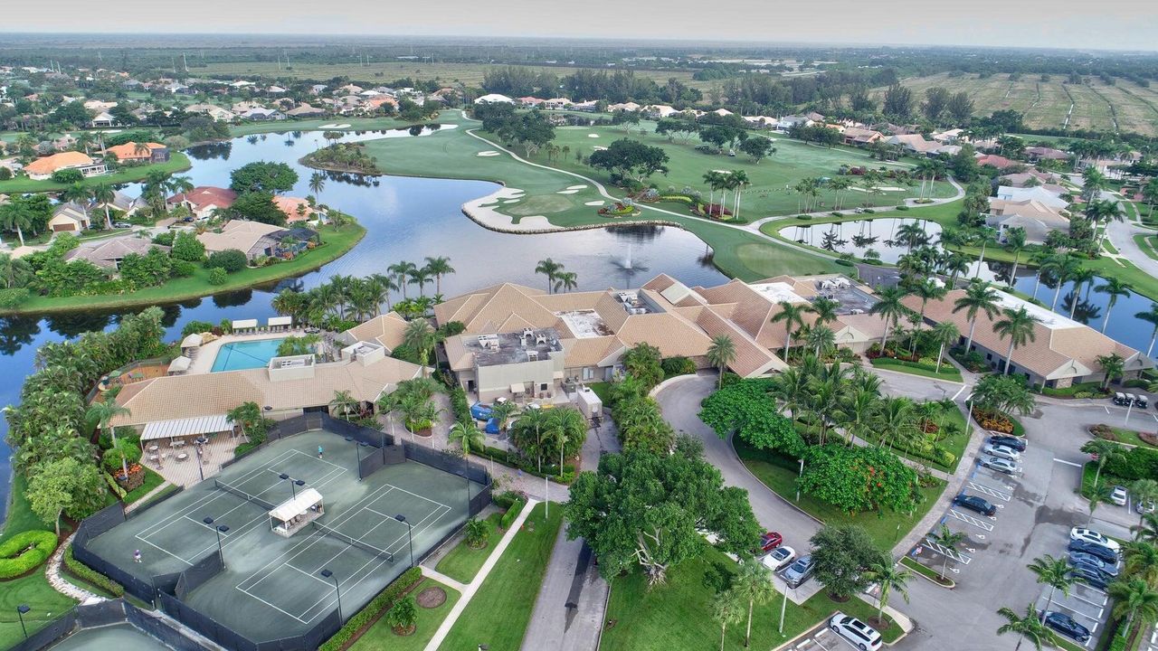 En Venta: $925,000 (3 camas, 2 baños, 2708 Pies cuadrados)