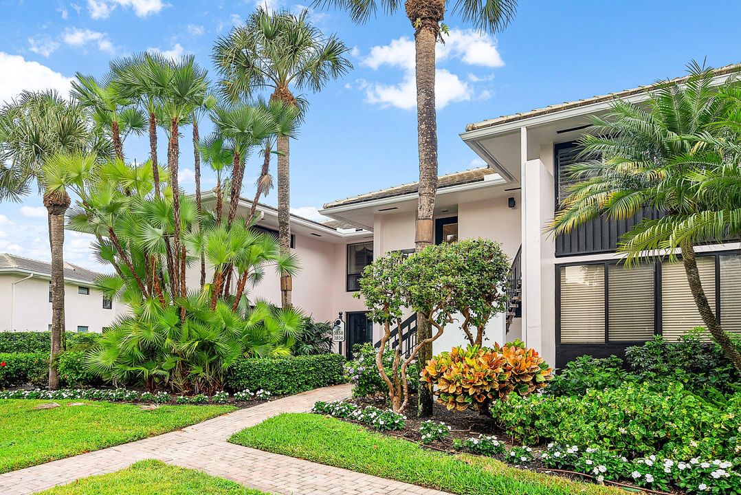 For Sale: $325,000 (2 beds, 2 baths, 1737 Square Feet)